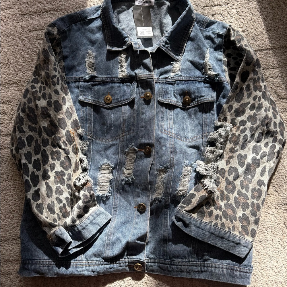 MACARON blue denim jacket, leopard printed sleeves